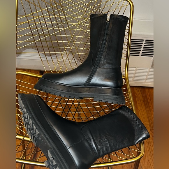 Burberry Hurr Ankle Leather Stretch Boots (41.5) - Picture 7 of 11